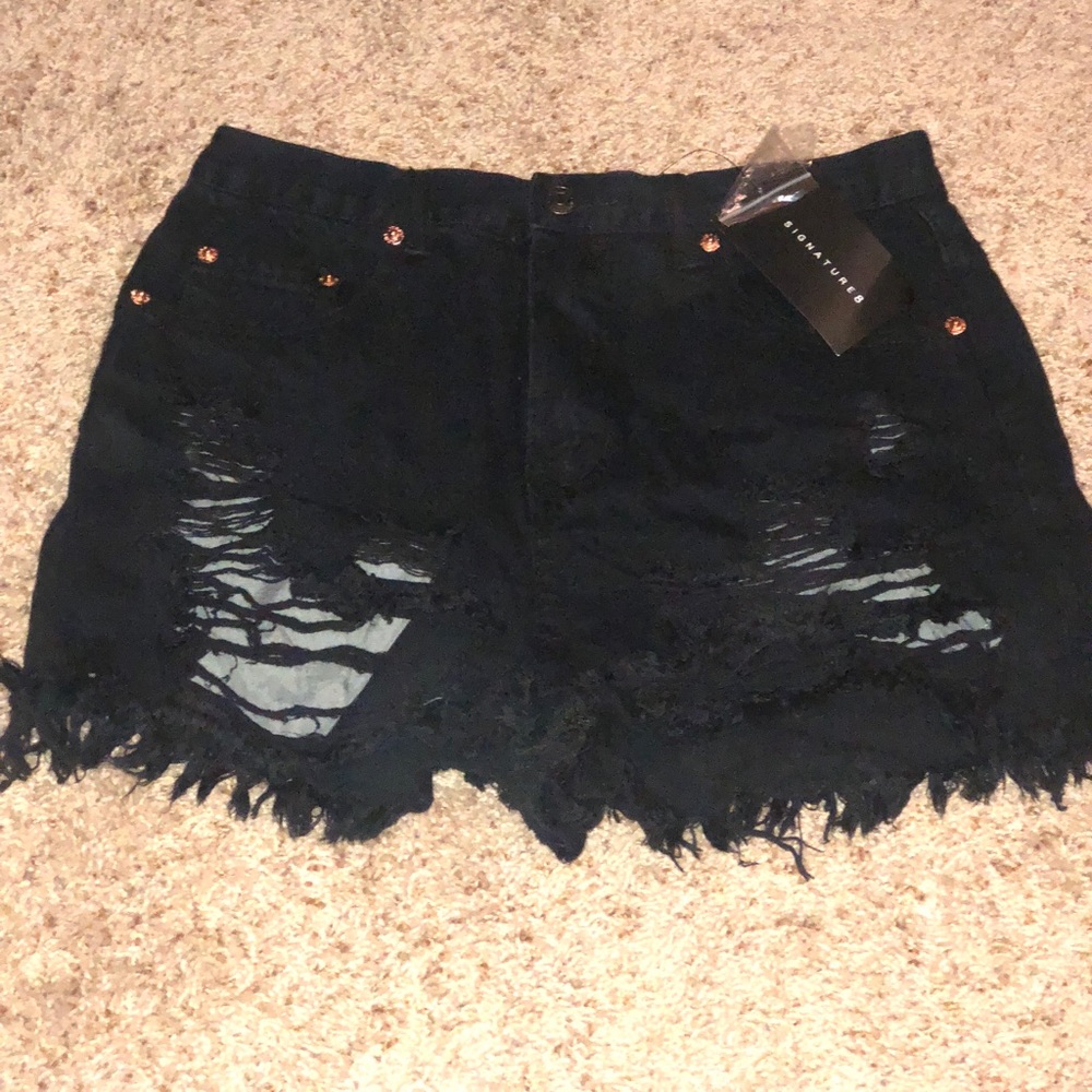 Ripped black high-waisted jean shorts